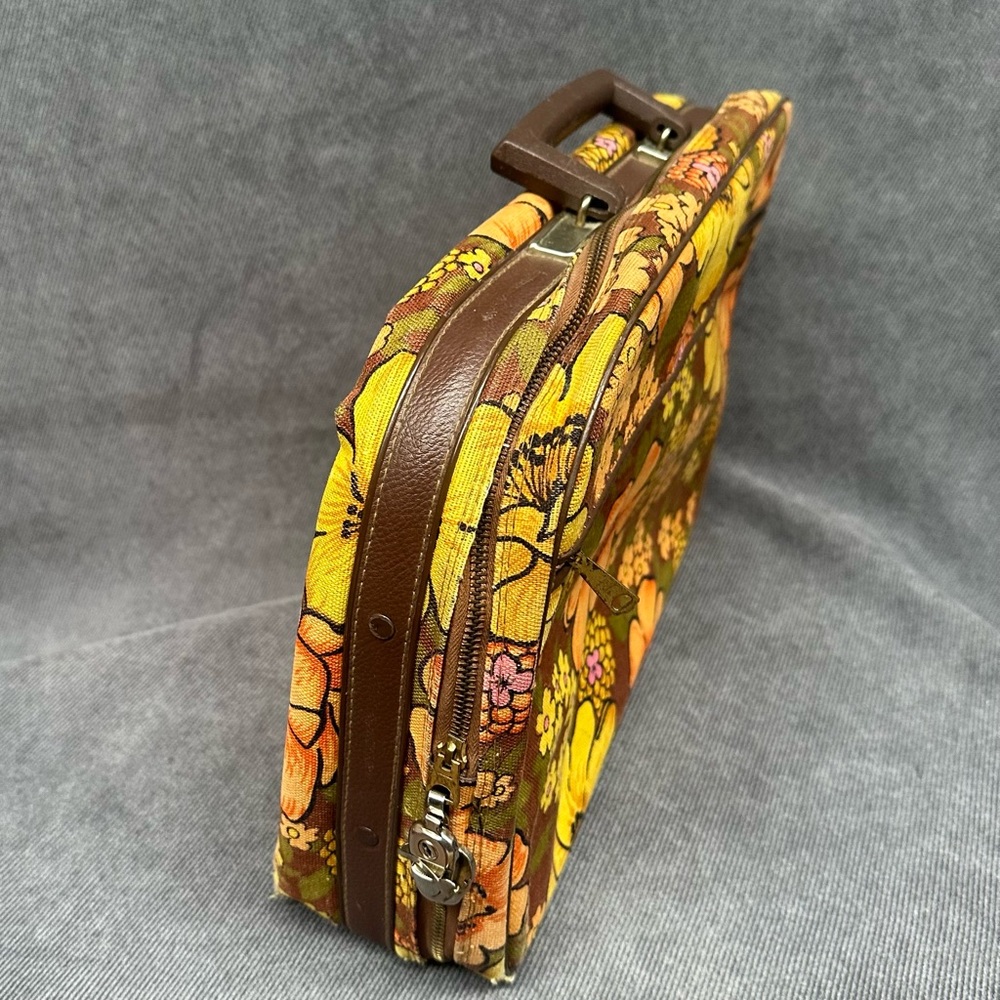 Vintage 1960s mod floral suitcase - Picture 2 of 6